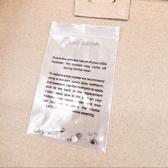 UGG W CLASSIC GEM MINI BOOT - Picture 16 of 16